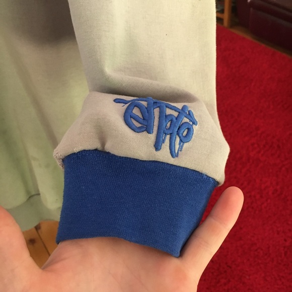 Ehoto Sweatshirt - Picture 2 of 4